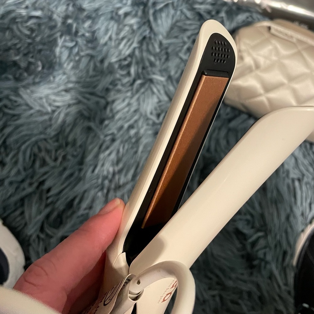 Lena Curling Iron Flat New